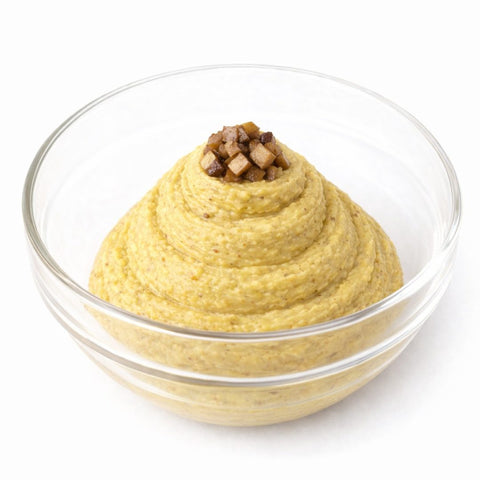 Dettaglio di funghi nel cremoso di anacardi vegan