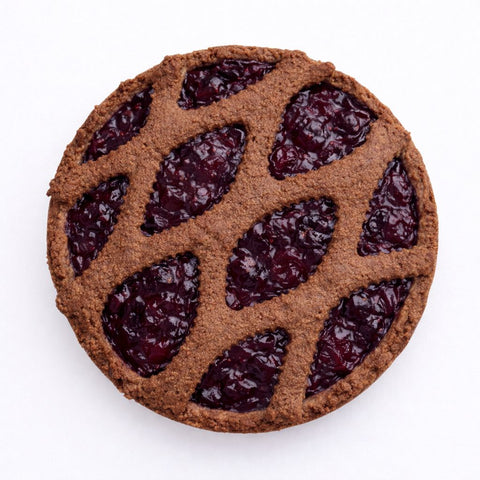 frolla vegana al cioccolato con farcitura di marmellata ai frutti di bosco